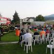 Il Console degli Stati Uniti in Italia Richard W. Snelsire parla davanti alle due torri ricostruite dai ragazzi della Comunit&#224; Villa San Francesco